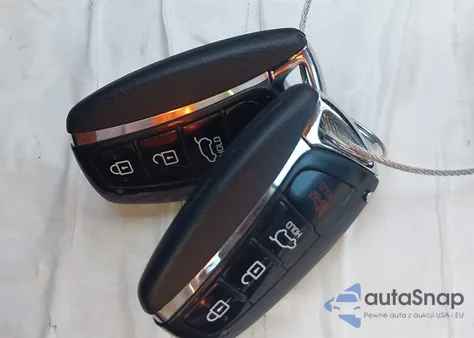 2018 Hyundai Santa Fe Sport 2.4L из США, поврежденный, VIN 5NMZU3LB2JH058669